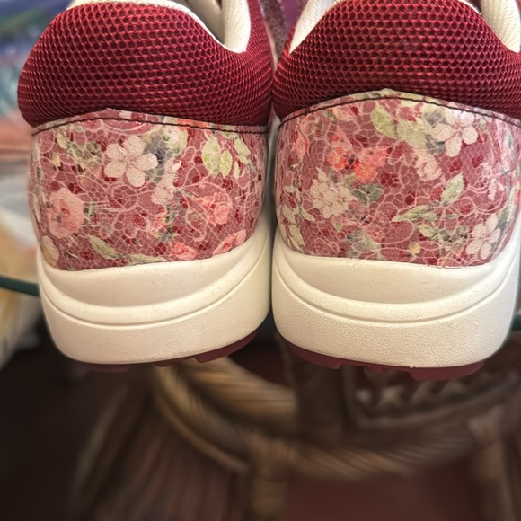 TRAQ by Alegria sneaker is comfortable and amazing nurses use them sz8 - Picture 4 of 7